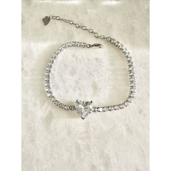 Cubic zirconia heart tennis bracelet - Picture 1 of 4